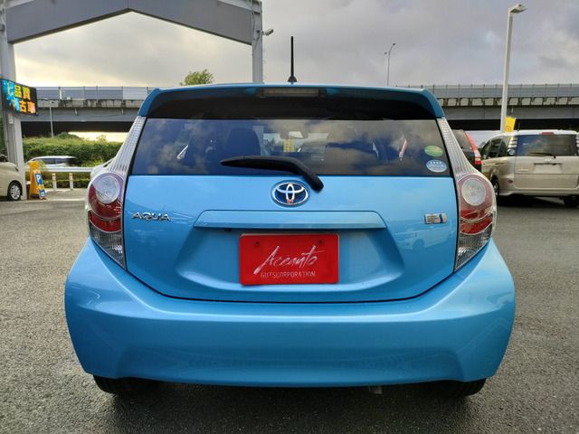 TOYOTA AQUA 2013