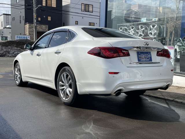 NISSAN FUGA 4WD 2019