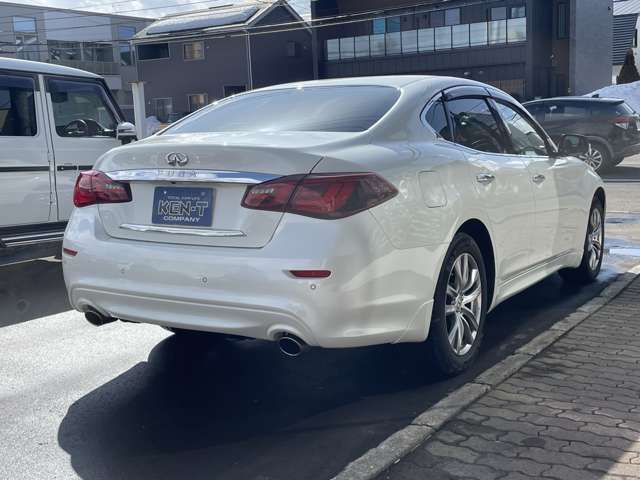 NISSAN FUGA 4WD 2019