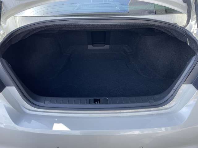 NISSAN FUGA 4WD 2019