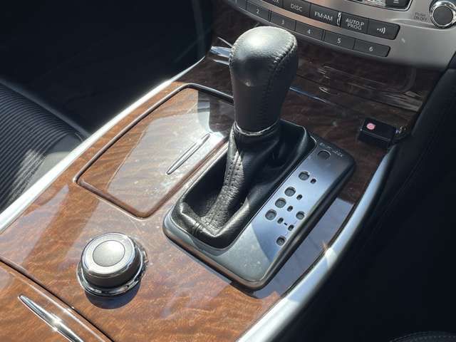 NISSAN FUGA 4WD 2019