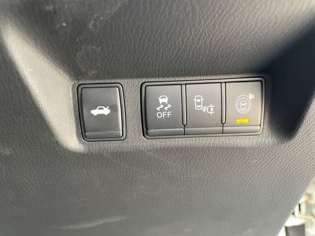 NISSAN FUGA 4WD 2019