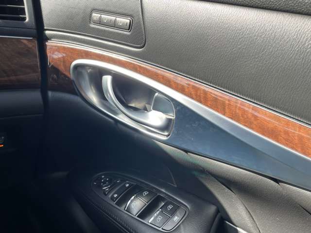 NISSAN FUGA 4WD 2019