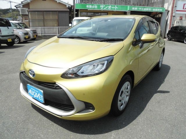 TOYOTA AQUA 2022