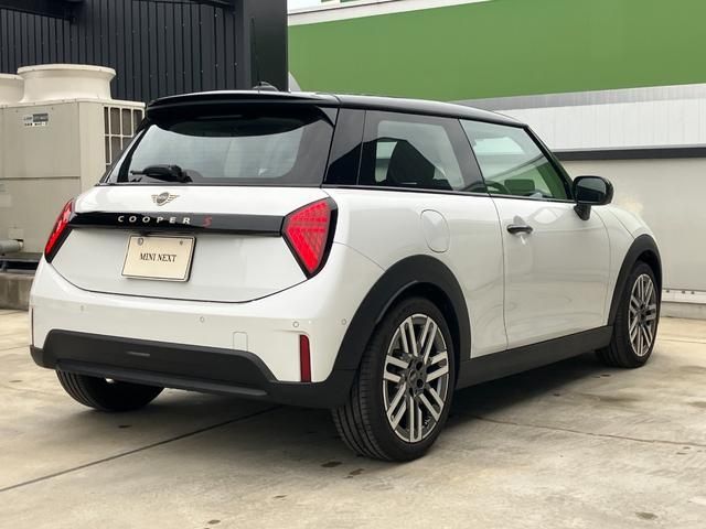 BMW MINI COOPER 2024