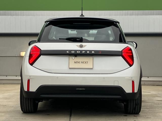 BMW MINI COOPER 2024