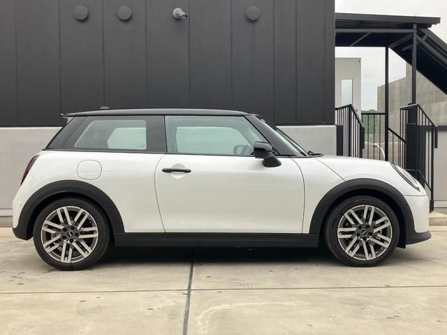 BMW MINI COOPER 2024