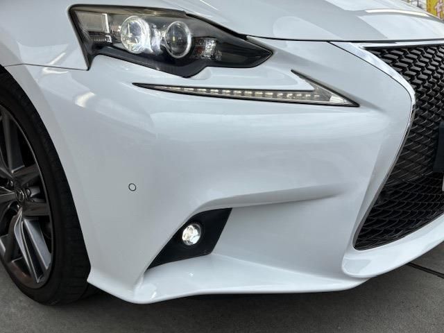 TOYOTA LEXUS IS300h 2013