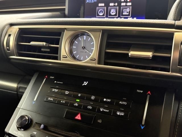 TOYOTA LEXUS IS300h 2013