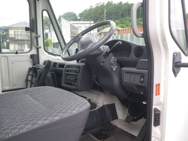 TOYOTA QUICK DELIVERY 2002