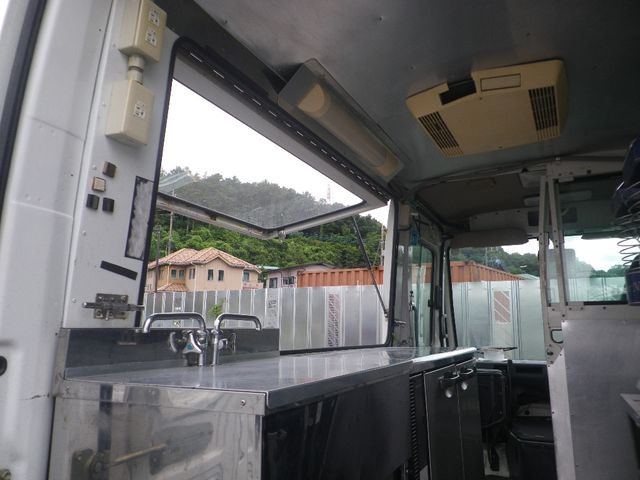 TOYOTA QUICK DELIVERY 2002