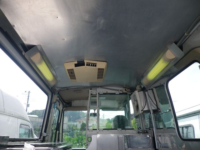 TOYOTA QUICK DELIVERY 2002