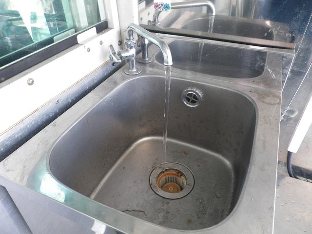 TOYOTA QUICK DELIVERY 2002