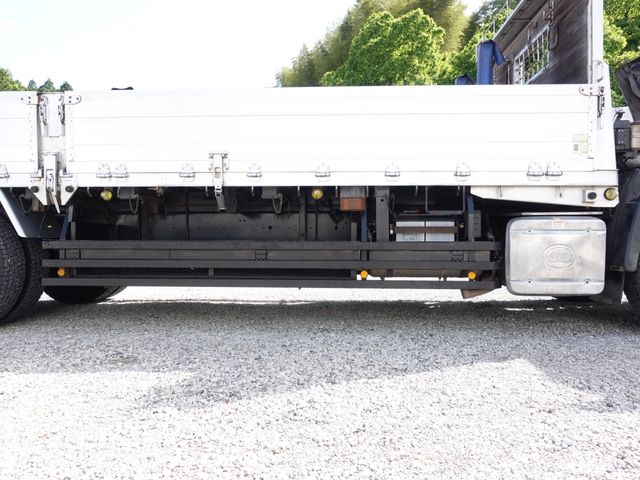 NISSAN DIESEL Quon 2011