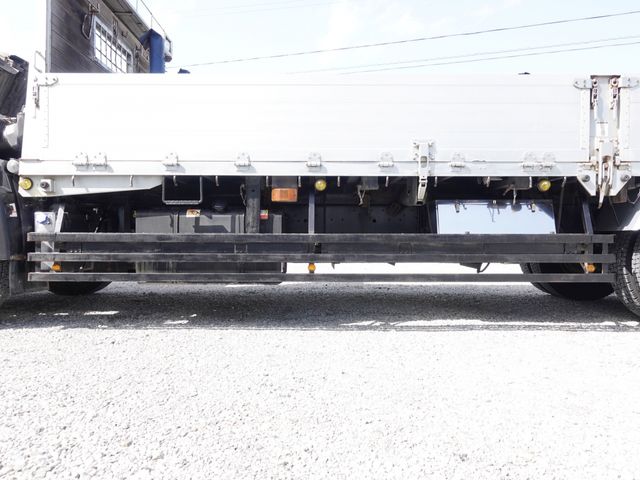 NISSAN DIESEL Quon 2011