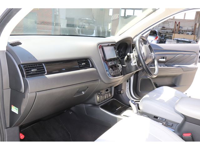 MITSUBISHI OUTLANDER PHEV 2018