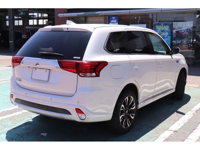 MITSUBISHI OUTLANDER PHEV 2018