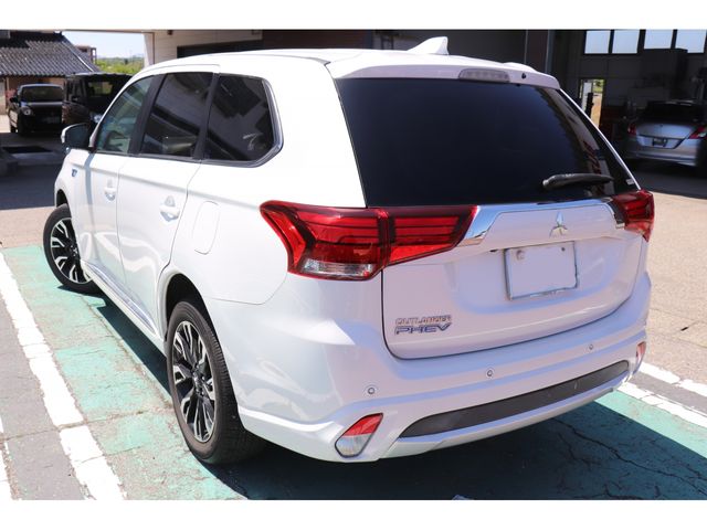 MITSUBISHI OUTLANDER PHEV 2018