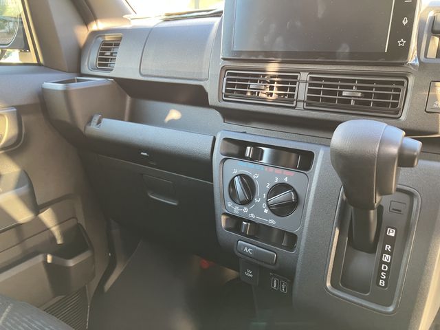 DAIHATSU HIJET deckvan 4WD 2024