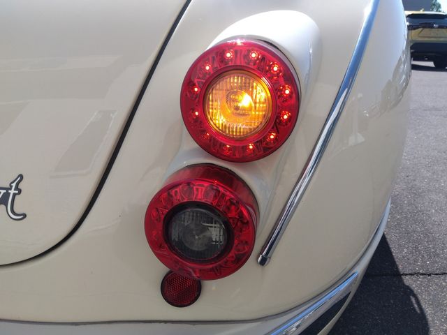MITSUOKA VIEWT 2010