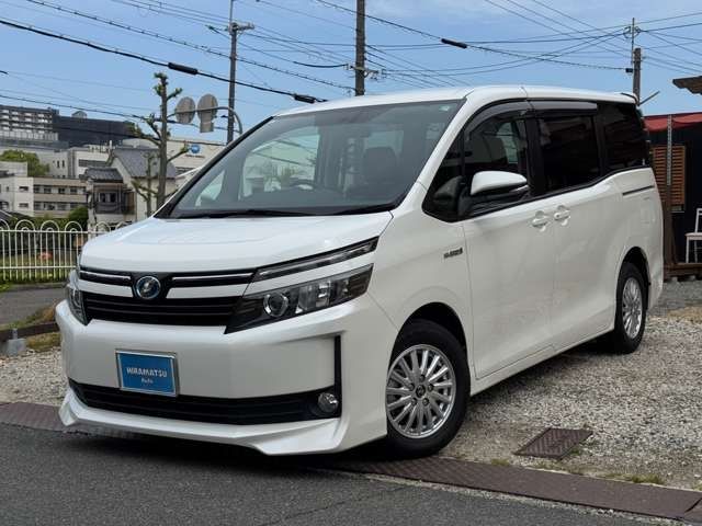 TOYOTA VOXY HYBRID 2015