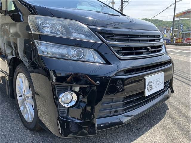 TOYOTA VELLFIRE 2013
