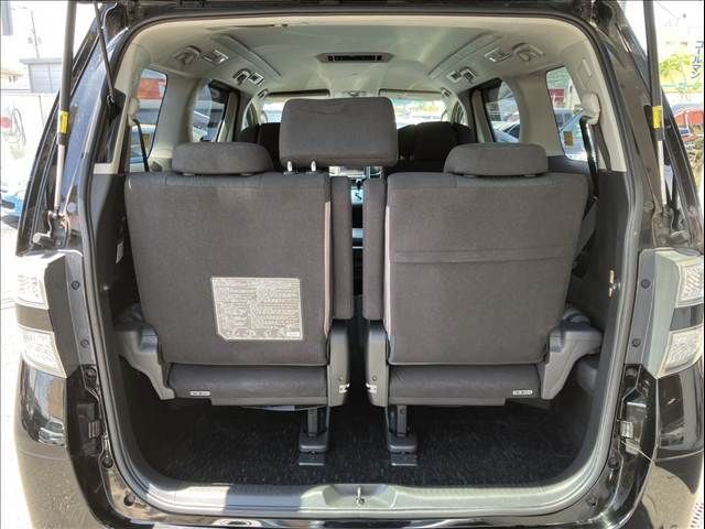 TOYOTA VELLFIRE 2013