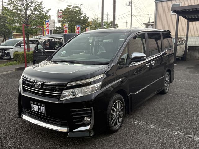 TOYOTA VOXY 2015