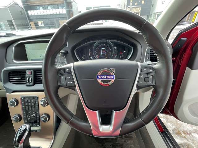 VOLVO VOLVO V40 CROSS COUNTRY 2015