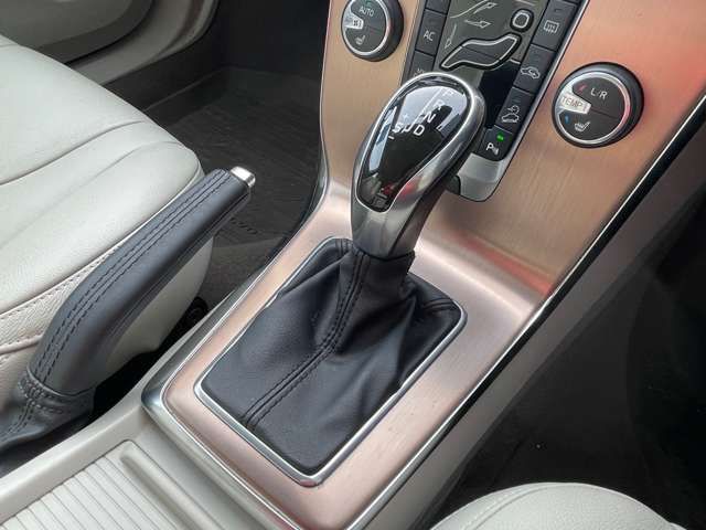 VOLVO VOLVO V40 CROSS COUNTRY 2015