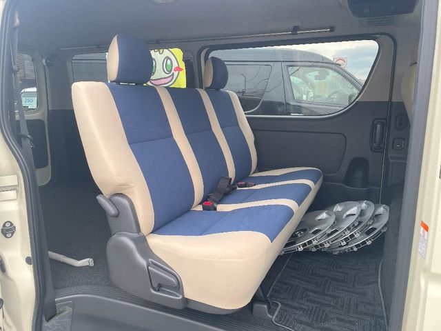 TOYOTA HIACE van 4WD 2018