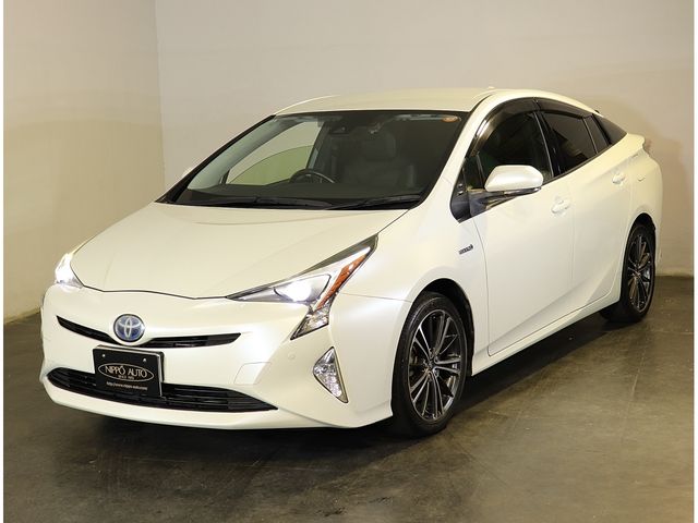 TOYOTA PRIUS 2016