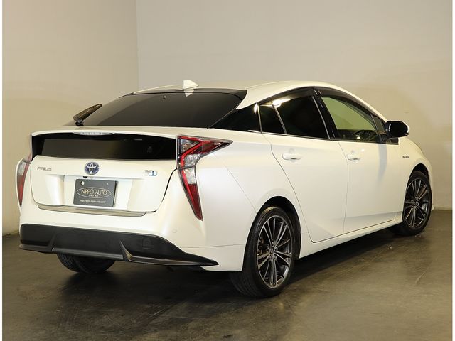 TOYOTA PRIUS 2016