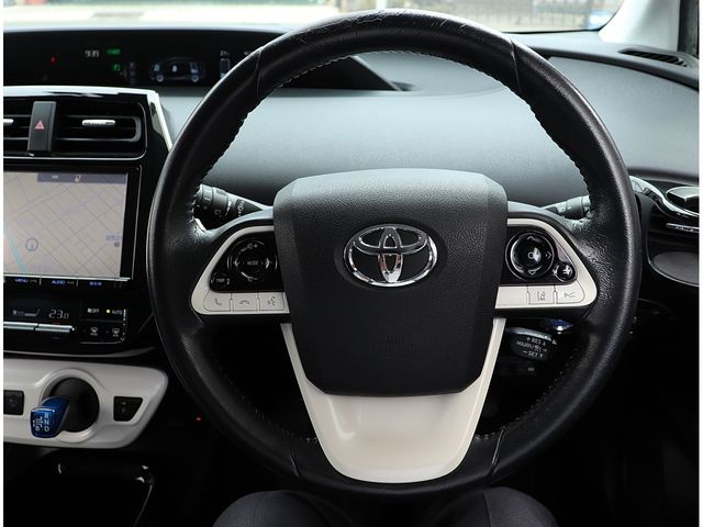 TOYOTA PRIUS 2016