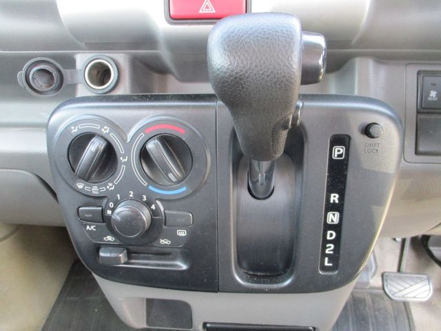 MITSUBISHI MINICAB van 2020