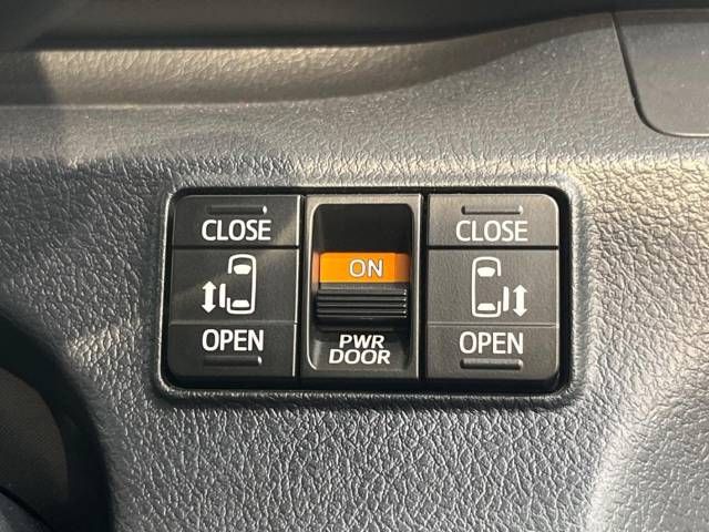 TOYOTA SIENTA HYBRID 2015