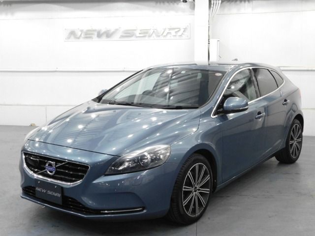 VOLVO VOLVO V40 2013