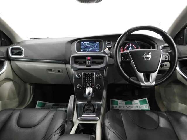 VOLVO VOLVO V40 2013