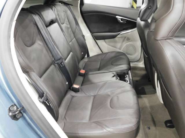 VOLVO VOLVO V40 2013