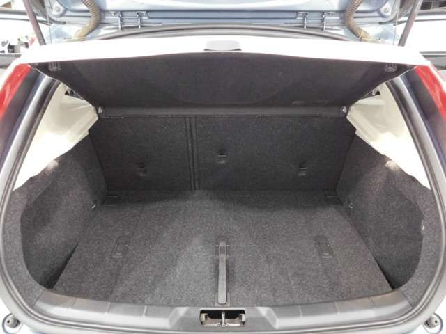 VOLVO VOLVO V40 2013