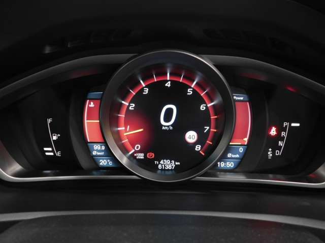 VOLVO VOLVO V40 2013