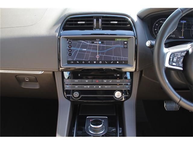 JAGUAR JAGUAR F-PACE 2018