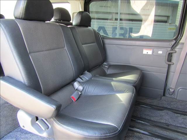 NISSAN CARAVAN coach 2004