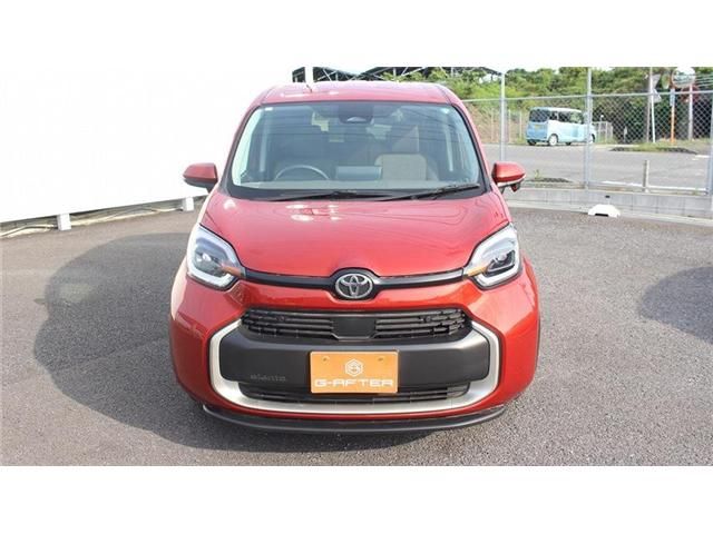 TOYOTA SIENTA HYBRID 2023