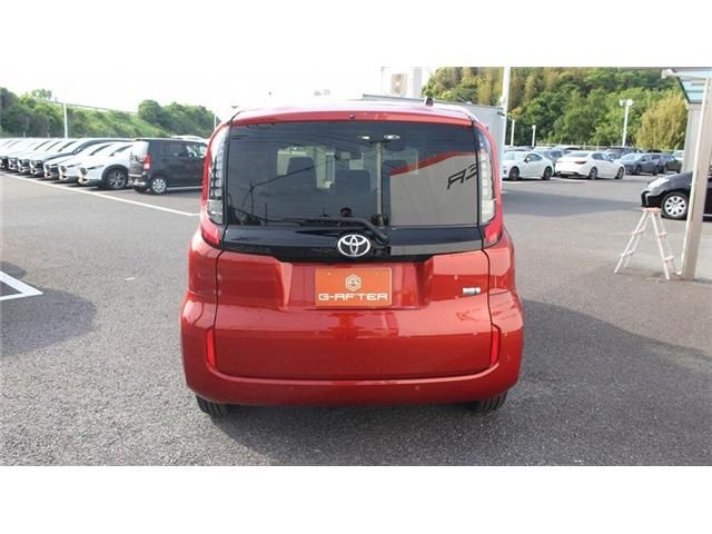 TOYOTA SIENTA HYBRID 2023