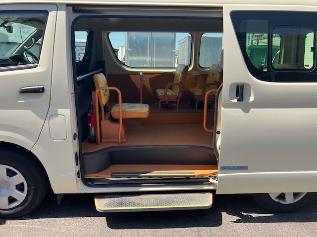 TOYOTA HIACE wagon 2014