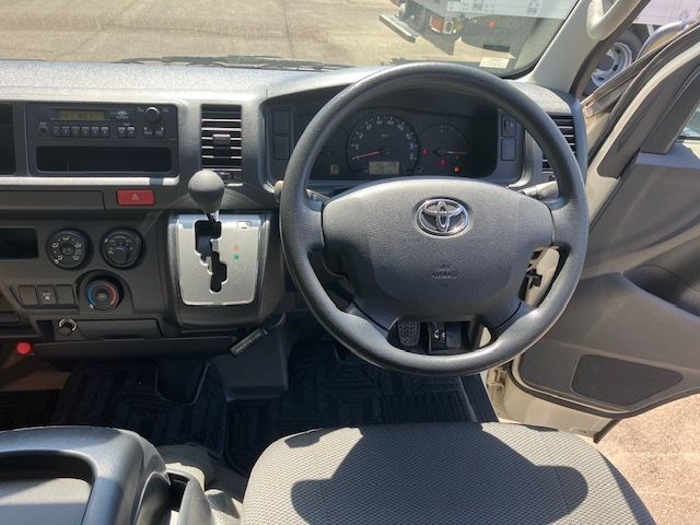 TOYOTA HIACE wagon 2014