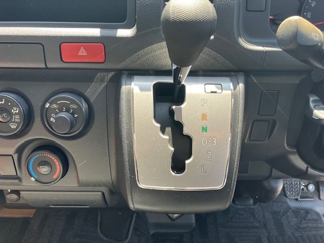 TOYOTA HIACE wagon 2014