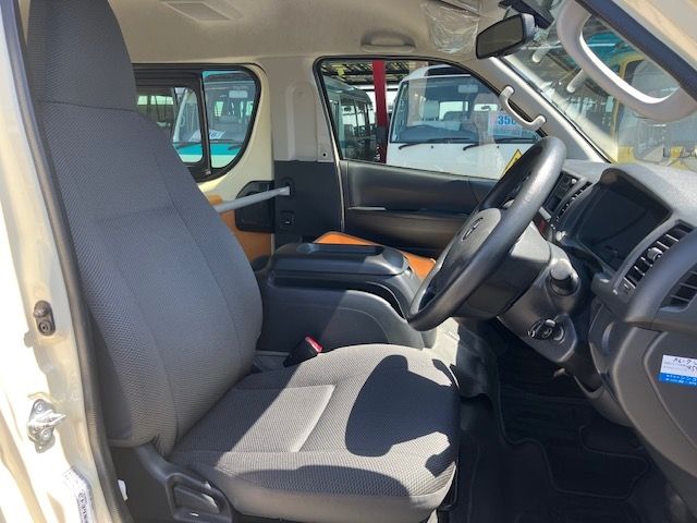 TOYOTA HIACE wagon 2014