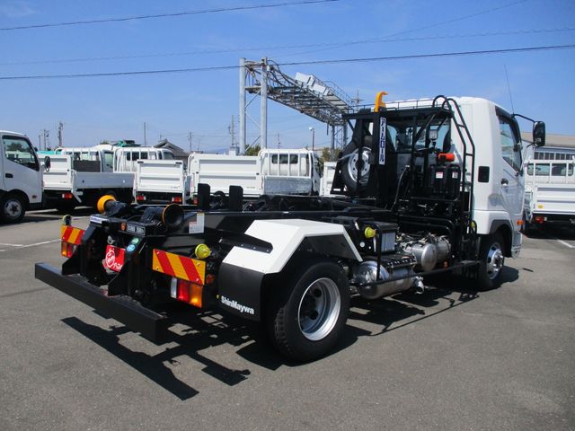 MITSUBISHI FUSOU FIGHTER 2025